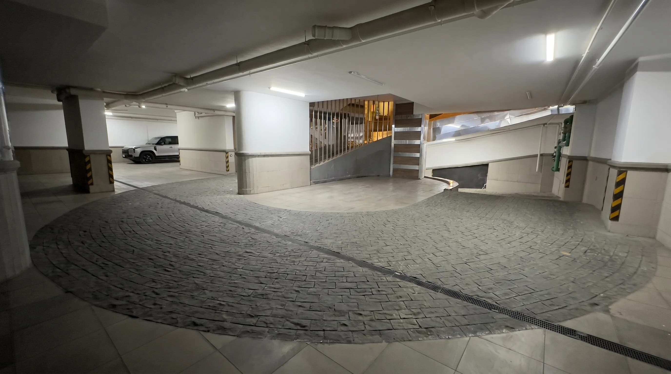 Heritage Layan two-level garage